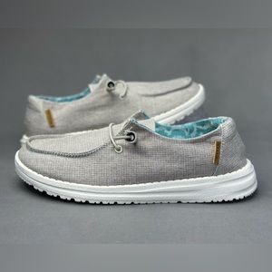 Hey Dude Women's Wendy Chambray Beige Slip on Loafers Size 6 Gray & White